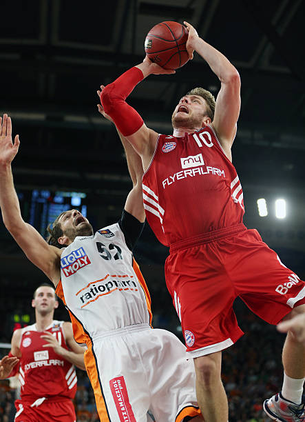 能否超越伊 能否超越伊